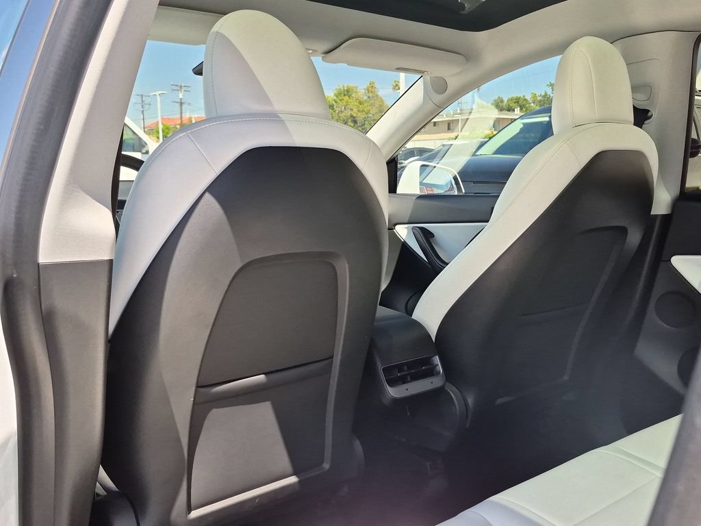 Used 2020 Tesla Model Y Long Range AWD/4WD image 25