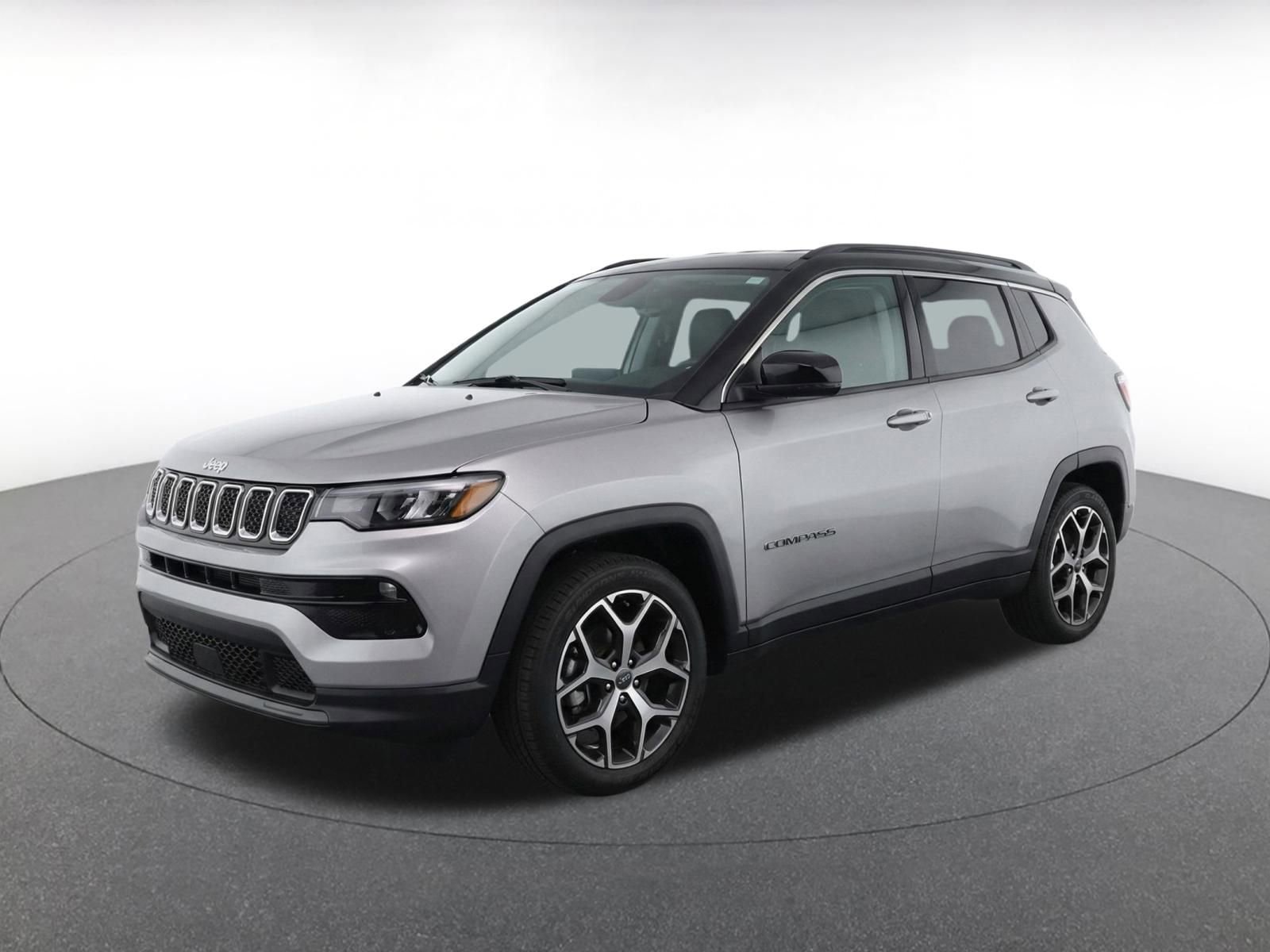Used 2025 Jeep Compass Limited AWD/4WD image 3
