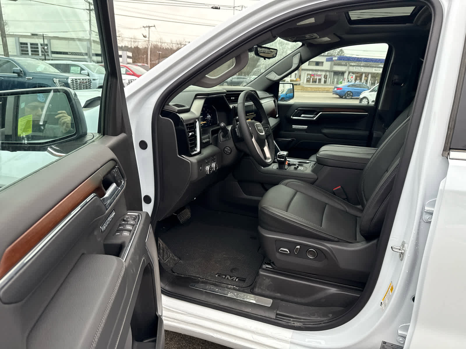 New 2026 GMC Sierra 1500 Denali w/ Denali Reserve Package image 18