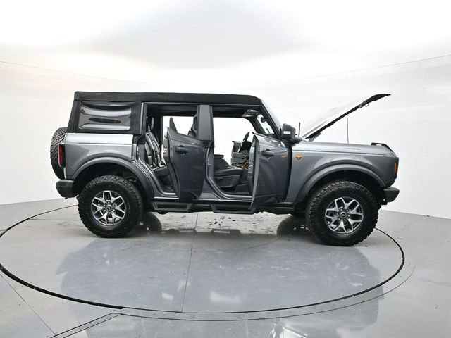 Used 2024 Ford Bronco Badlands image 46
