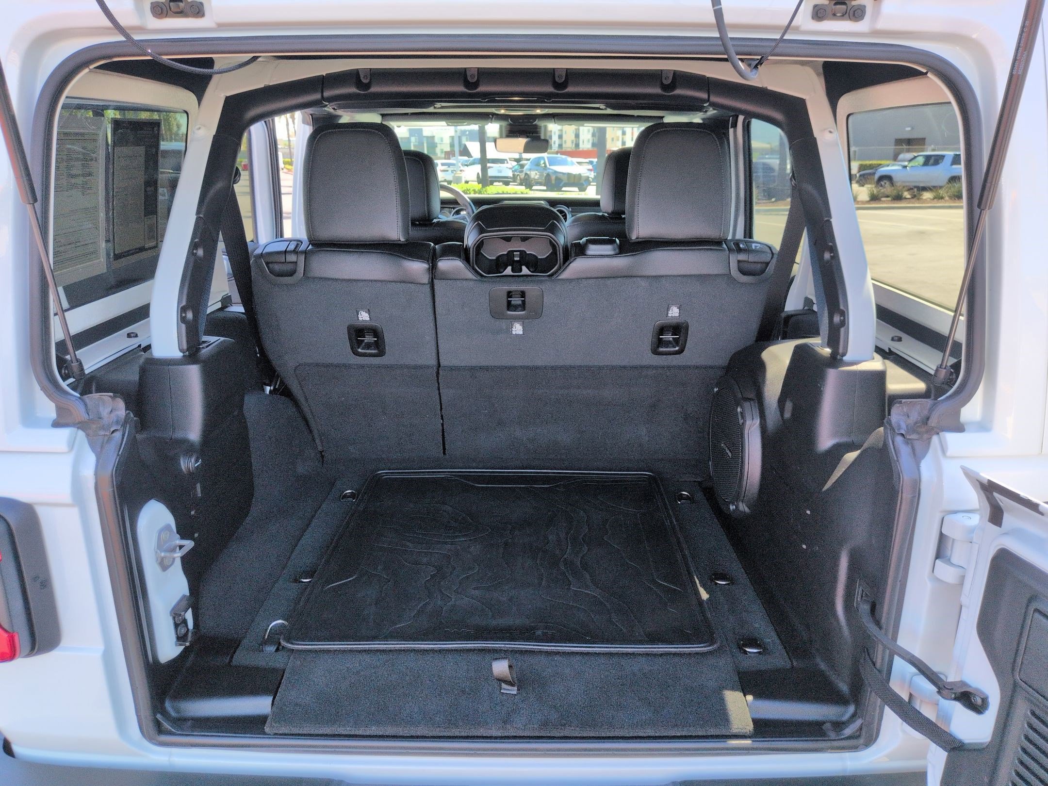 Used 2023 Jeep Wrangler Unlimited Rubicon 392 w/ Xtreme Recon 35" Tire Package AWD/4WD image 31