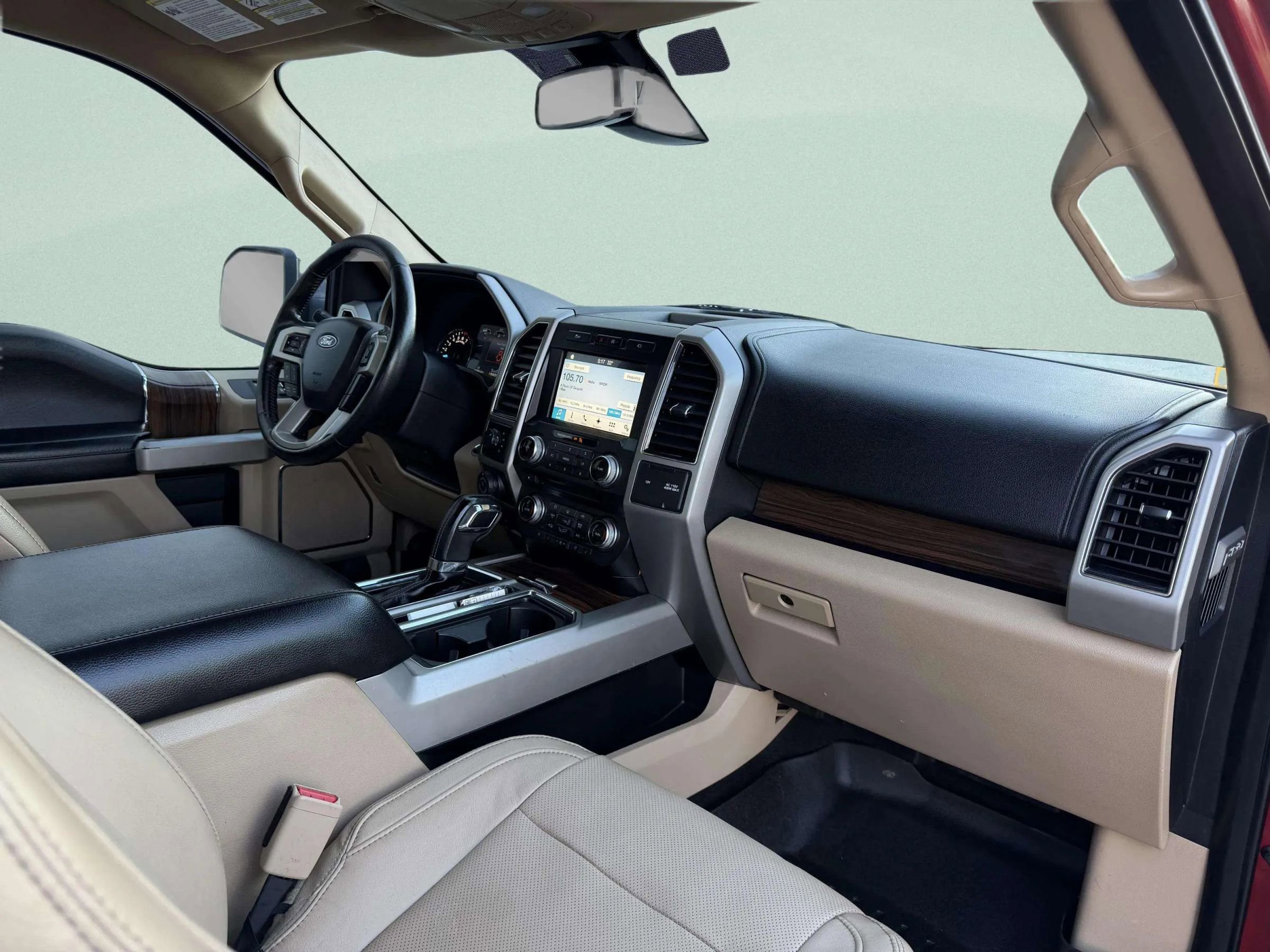 Used 2017 Ford F150 Lariat w/ Equipment Group 502A Luxury image 17
