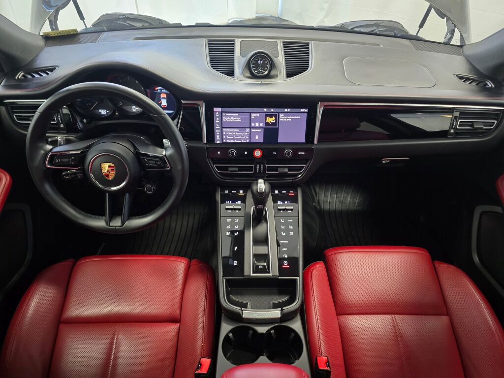 Certified 2024 Porsche Macan image 19