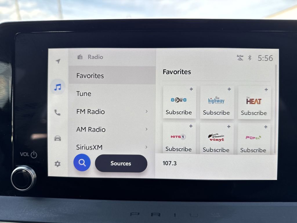Used 2024 Toyota Prius LE FWD image 4