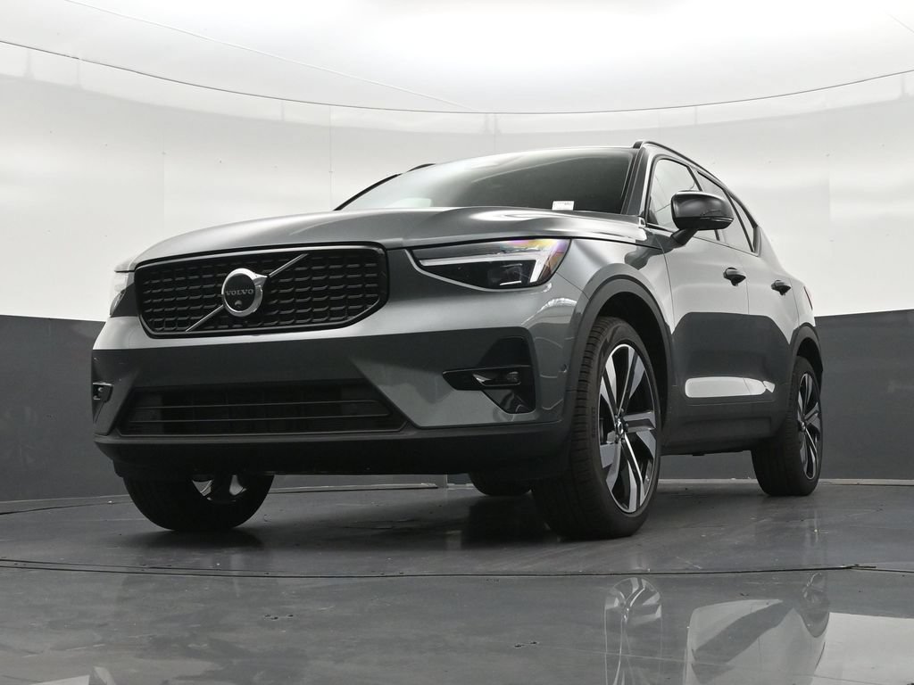 New 2026 Volvo XC40 B5 Plus w/ Climate Package AWD/4WD image 28