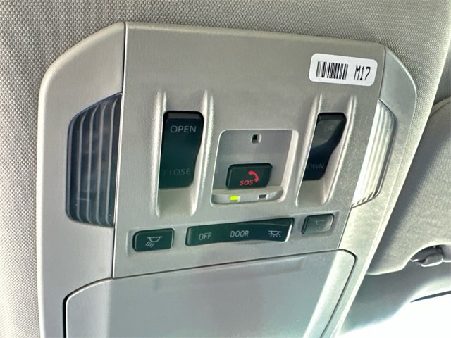 Certified 2025 Toyota Highlander XLE image 35