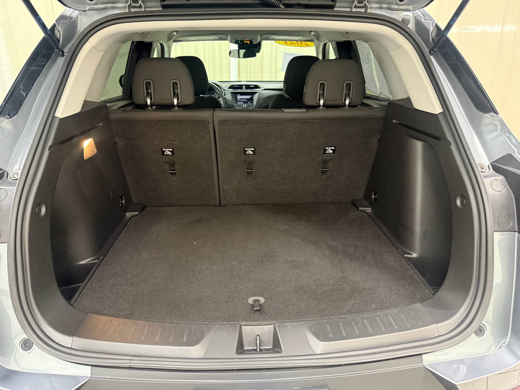 Used 2021 Chevrolet TrailBlazer LT FWD image 17