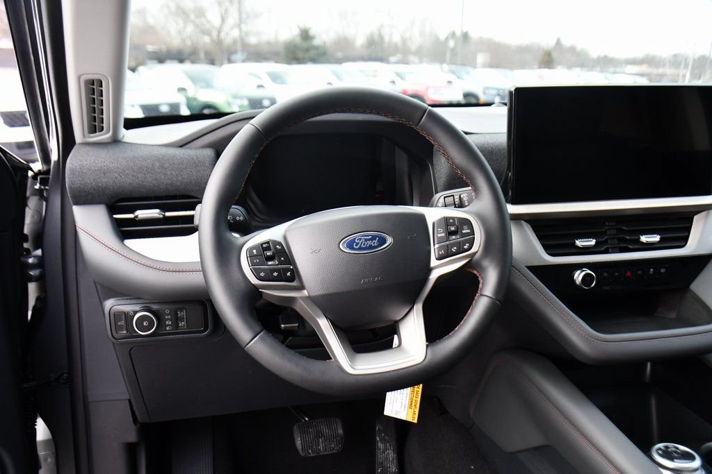 Used 2026 Ford Explorer Active w/ Active Comfort Package AWD/4WD image 12
