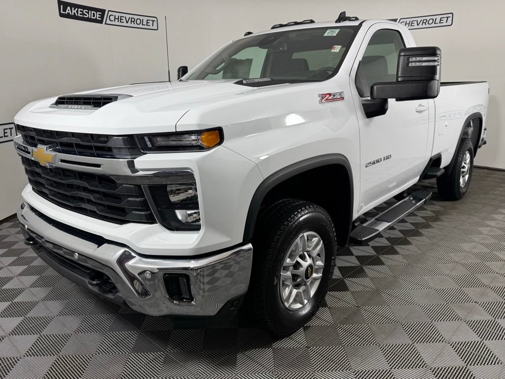 New 2025 Chevrolet Silverado 2500 LT AWD/4WD image 2