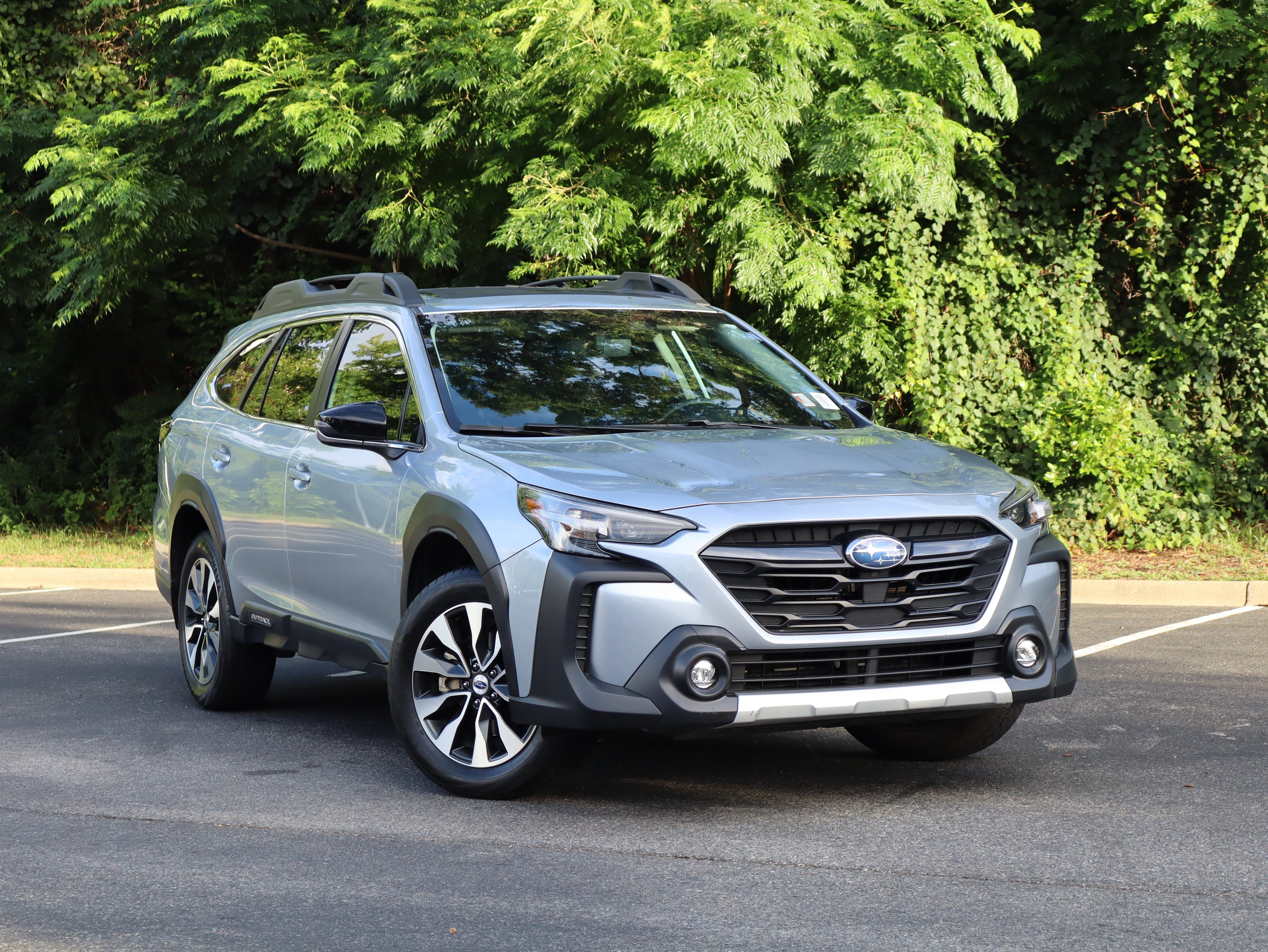 Used 2024 Subaru Outback Limited AWD/4WD image 3