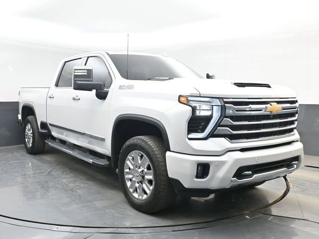 Used 2025 Chevrolet Silverado 2500 High Country w/ Technology Package AWD/4WD image 2