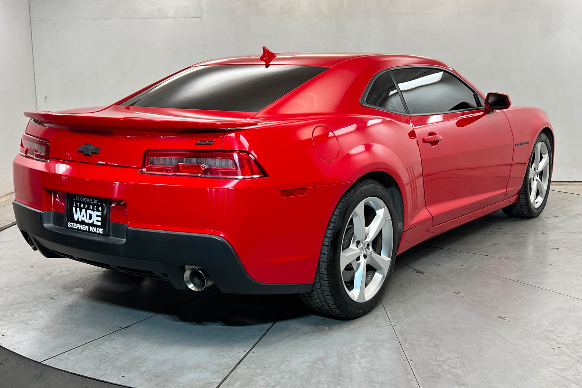 Used 2015 Chevrolet Camaro SS w/ RS Package RWD image 6