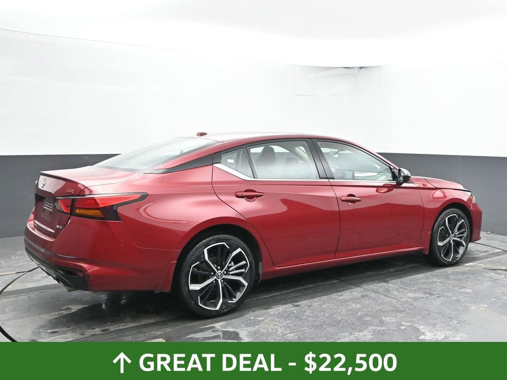Used 2024 Nissan Altima 2.5 SR w/ SR Premium Package image 12