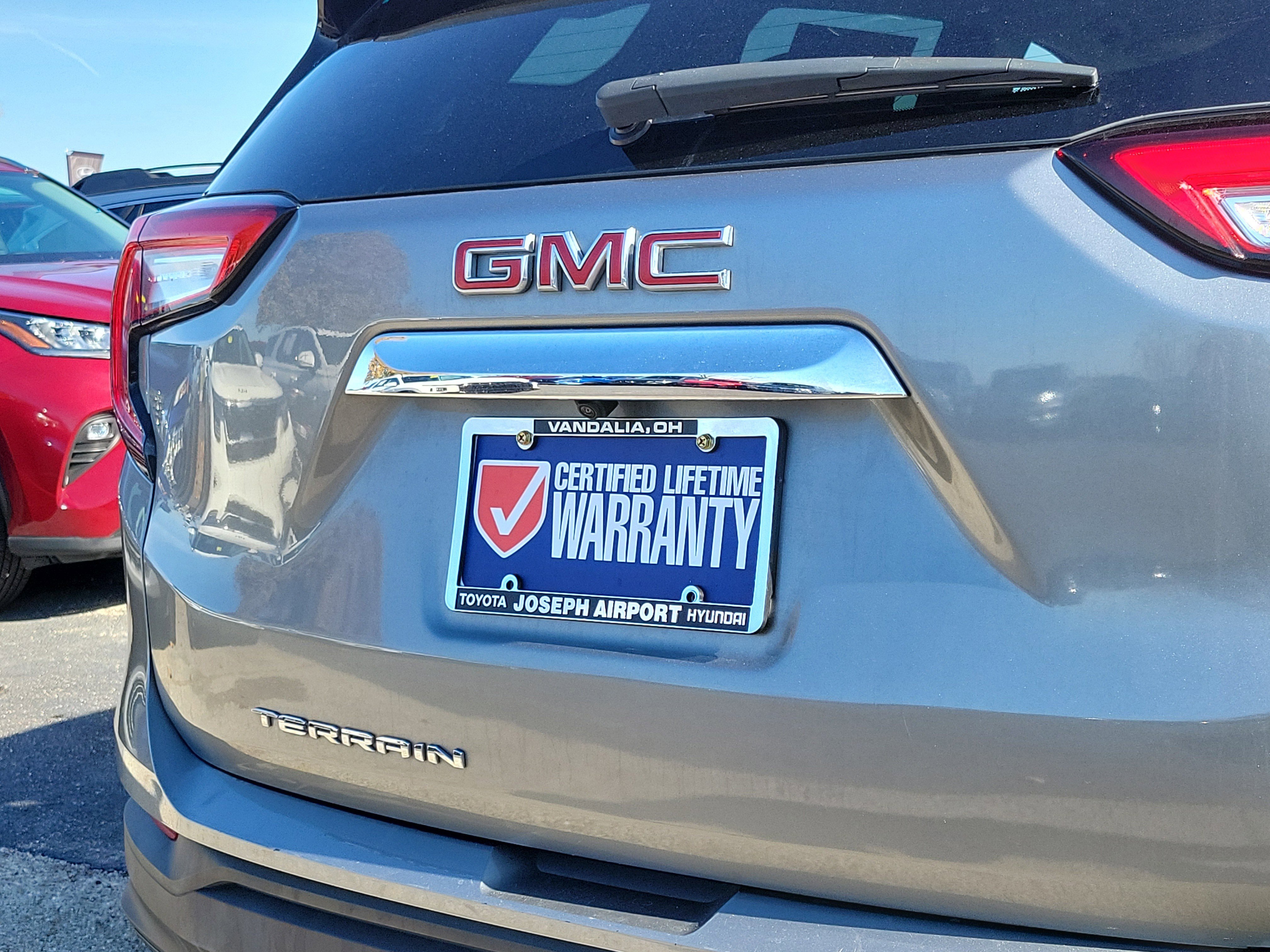 Used 2024 GMC Terrain SLE image 7