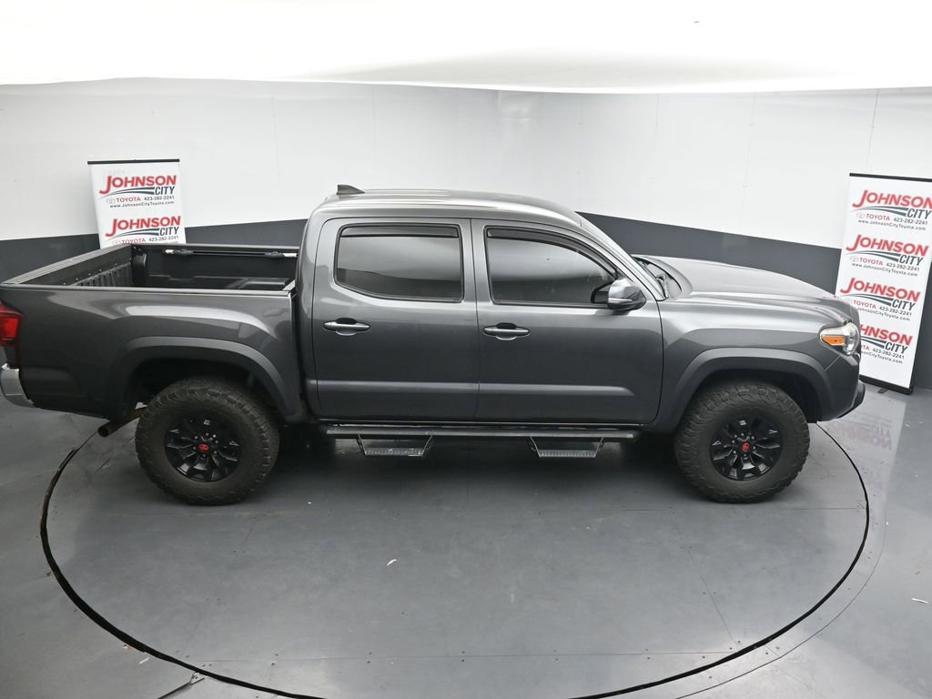 Used 2019 Toyota Tacoma TRD Off-Road AWD/4WD image 33
