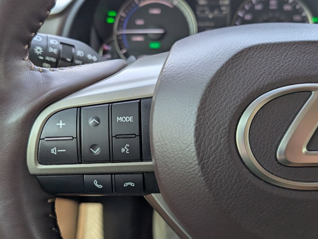 Used 2019 Lexus RX 450h AWD w/ Luxury Package image 28