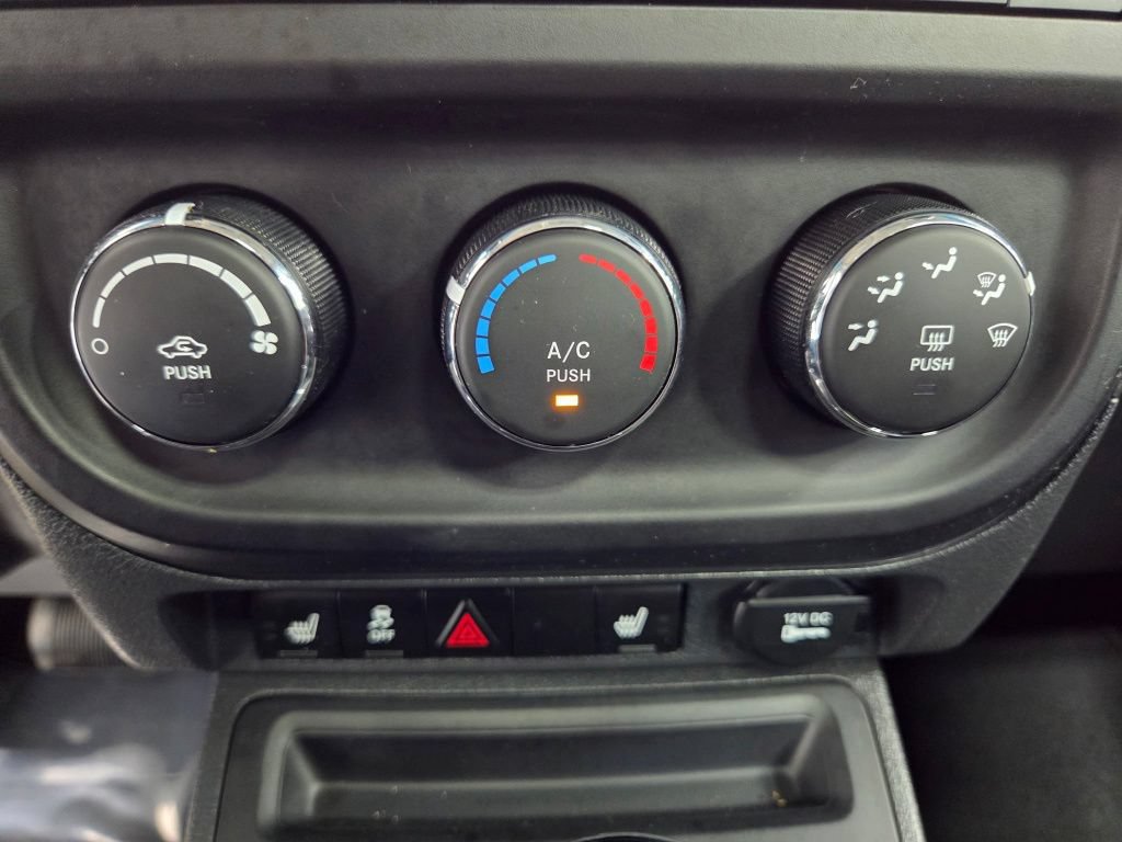 Used 2017 Jeep Patriot High Altitude AWD/4WD image 32