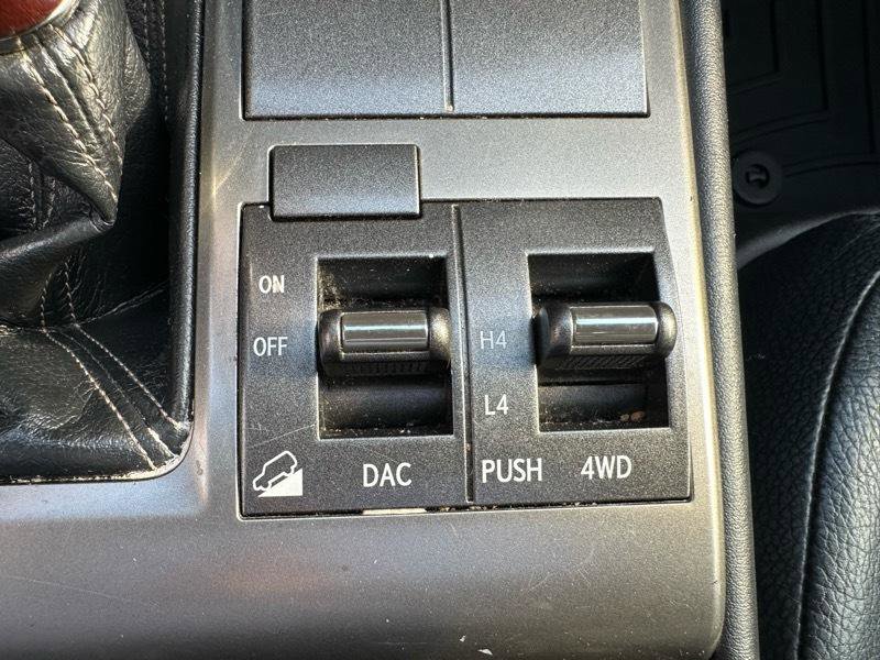 Used 2015 Lexus GX 460 w/ Premium Package AWD/4WD image 36