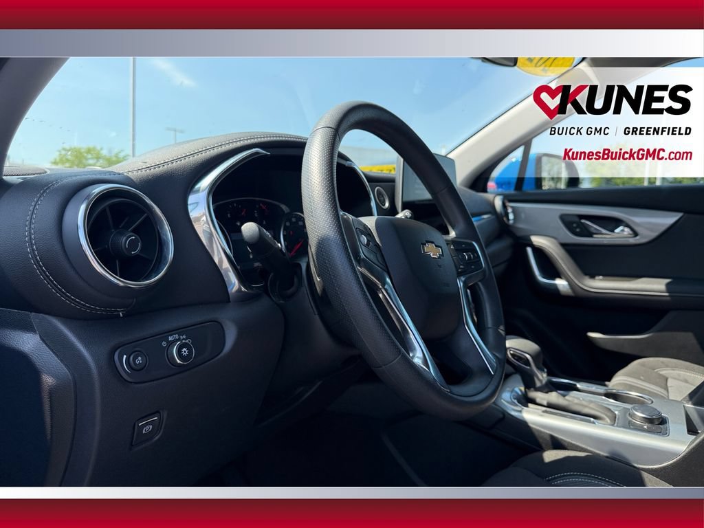 Used 2025 Chevrolet Blazer LT FWD image 13