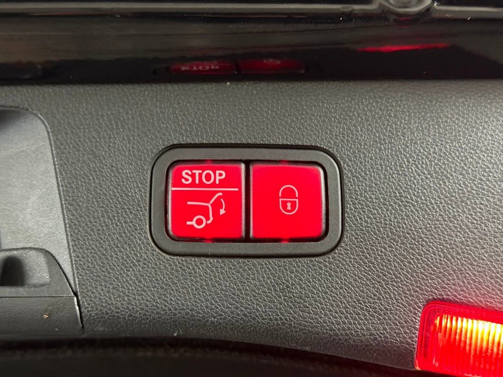 Used 2015 Mercedes-Benz E 350 4MATIC Wagon image 11