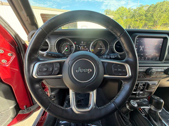 Used 2021 Jeep Wrangler Unlimited Sahara w/ Cold Weather Group AWD/4WD image 26