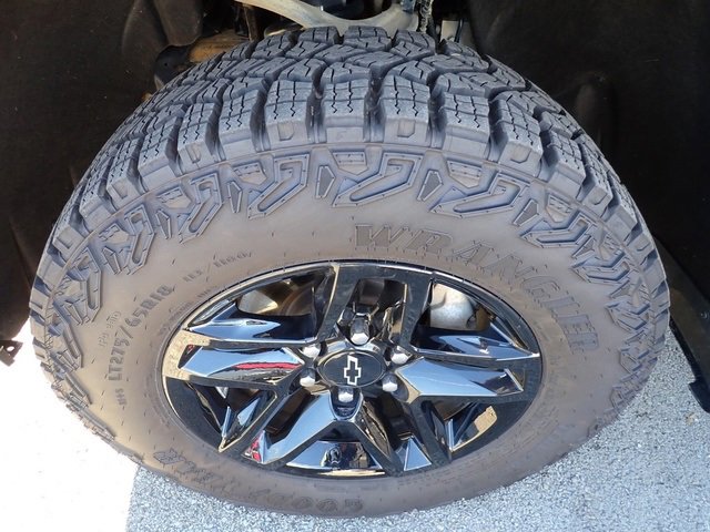 Used 2022 Chevrolet Silverado 1500 LT Trail Boss image 12