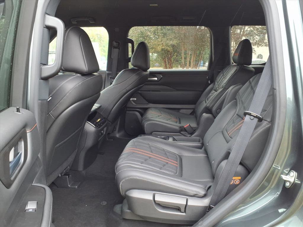 New 2026 Nissan Armada PRO-4X w/ Captain's Chari Seat Package AWD/4WD image 6