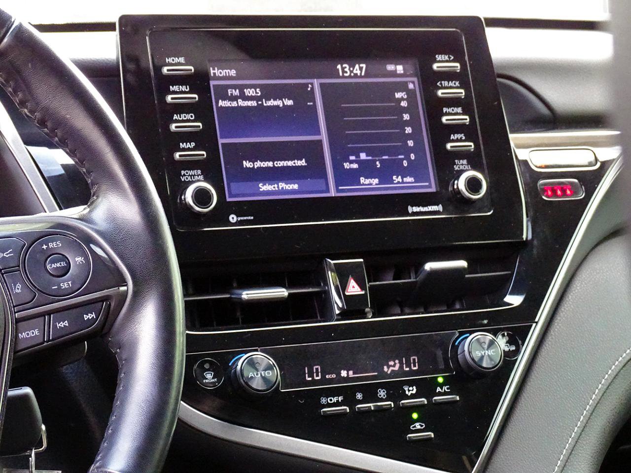 Used 2023 Toyota Camry SE FWD image 19