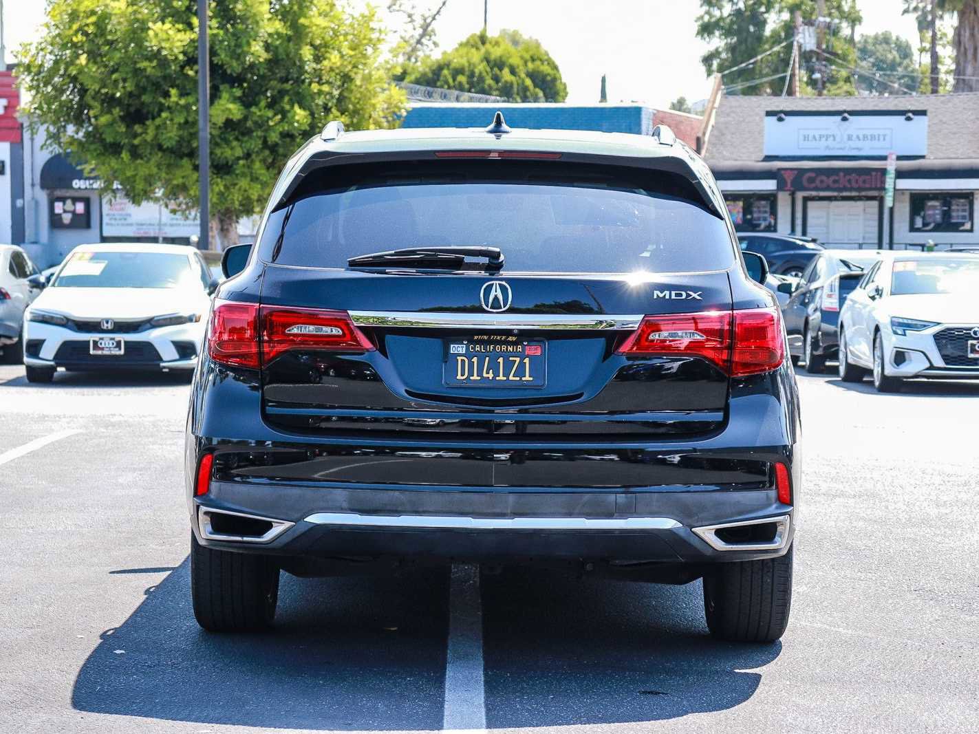 Used 2018 Acura MDX FWD w/ Tech & Entertainment image 3