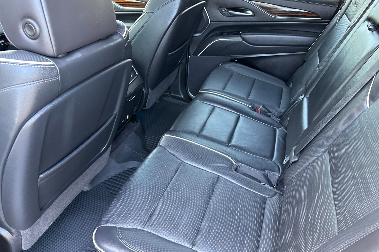 Used 2023 Cadillac Escalade ESV Premium Luxury w/ Performance Package image 15