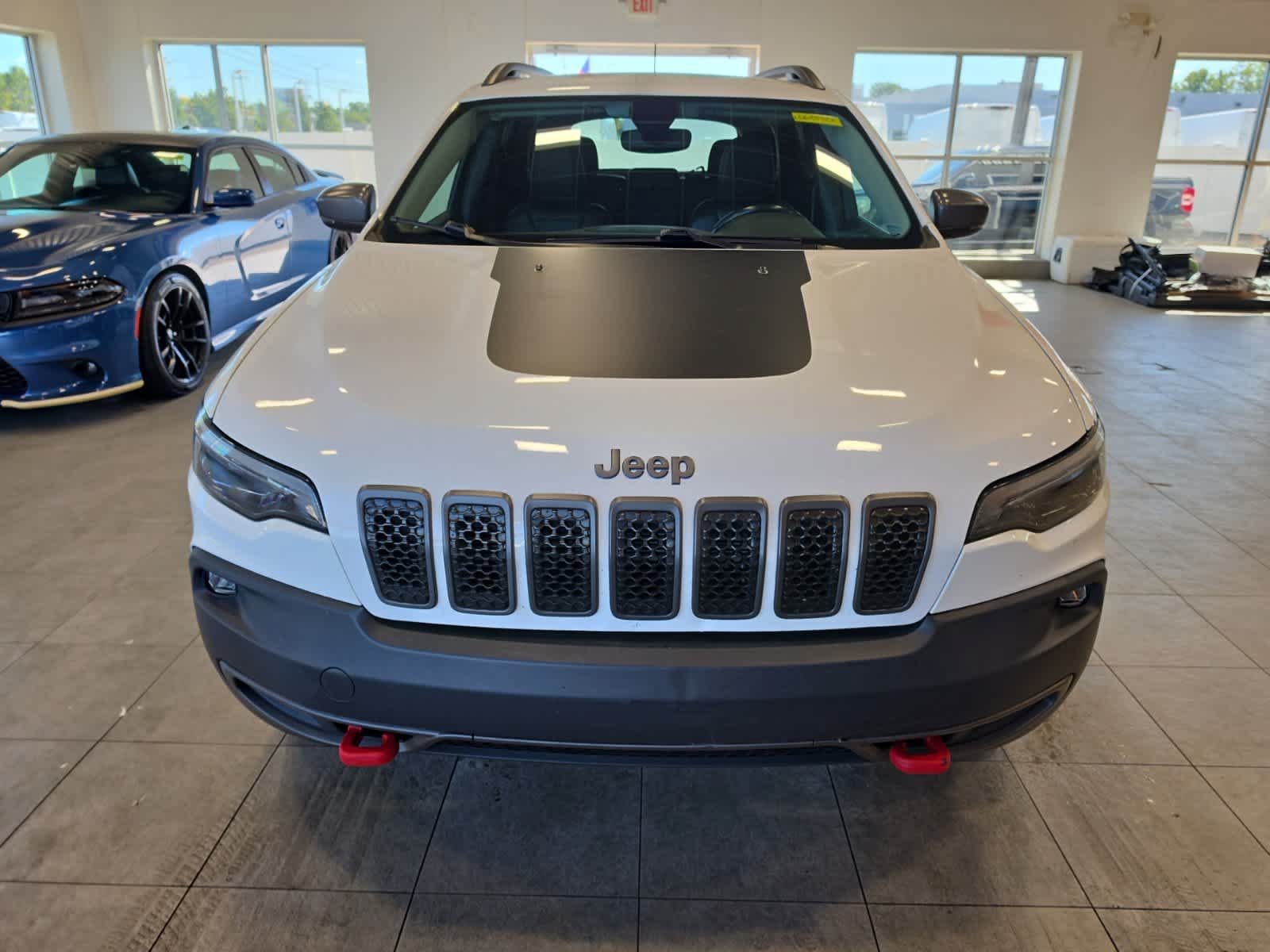 Used 2020 Jeep Cherokee Trailhawk w/ Cold Weather Group AWD/4WD image 2
