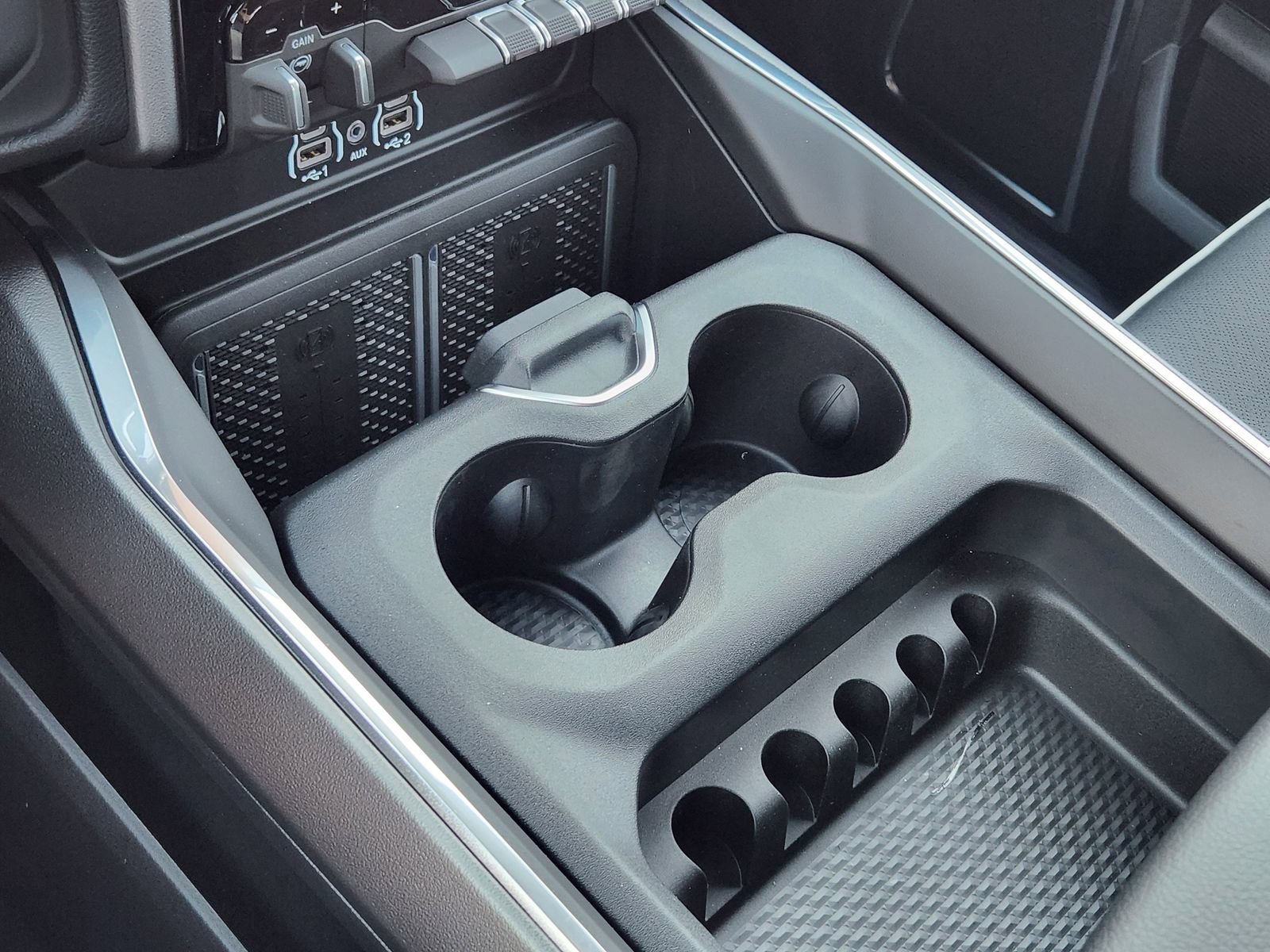 New 2026 RAM 2500 Laramie w/ Night Edition image 19