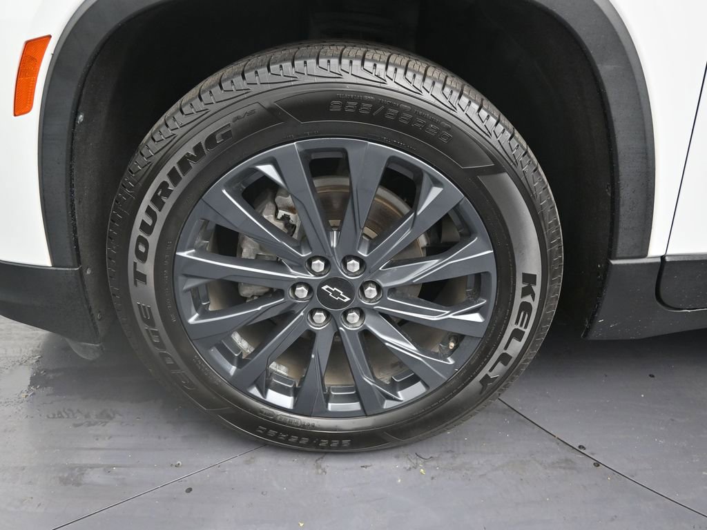 Used 2022 Chevrolet Traverse RS FWD image 9