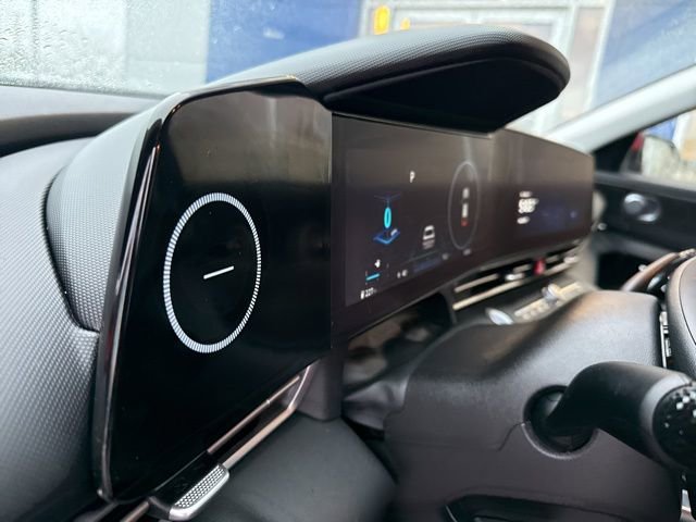 Used 2023 Hyundai Elantra SEL w/ Convenience Package image 22