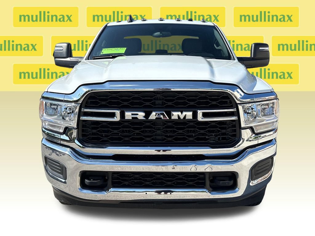 Used 2024 RAM 3500 Tradesman w/ Chrome Appearance Group AWD/4WD image 20