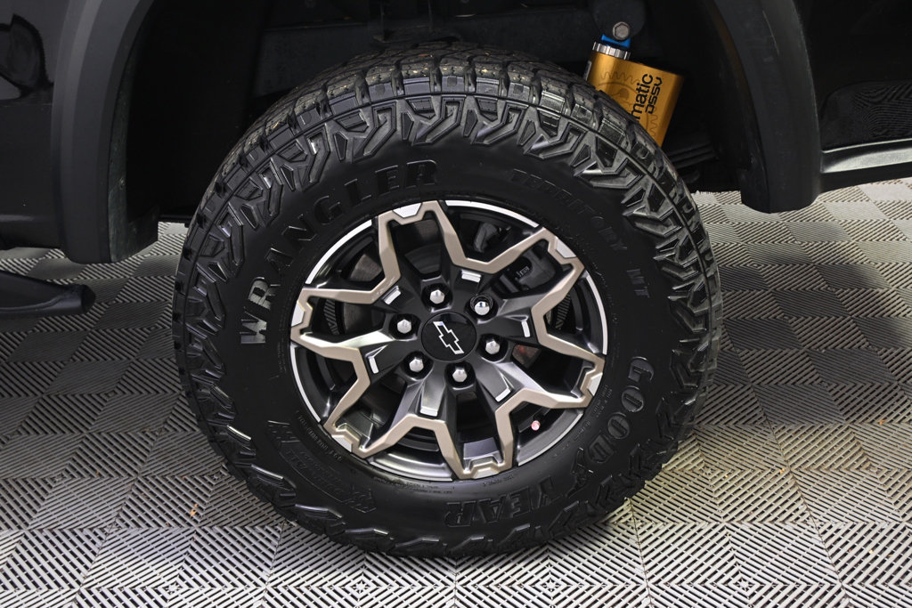 Used 2024 Chevrolet Colorado ZR2 w/ ZR2 Convenience Package III AWD/4WD image 20