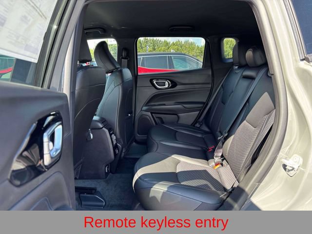 New 2026 Jeep Compass Latitude AWD/4WD image 4