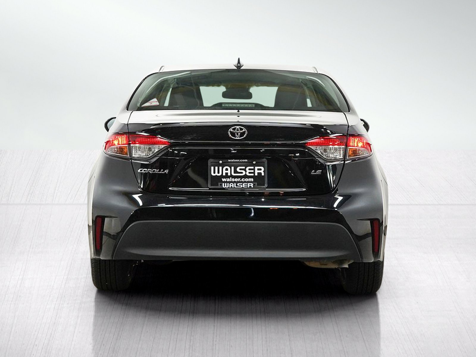 Used 2024 Toyota Corolla LE FWD image 4