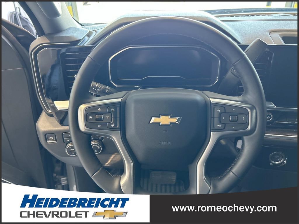 Used 2024 Chevrolet Silverado 1500 LT AWD/4WD image 18