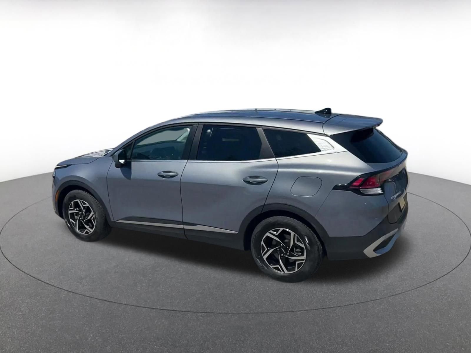 Used 2025 Kia Sportage LX FWD image 10