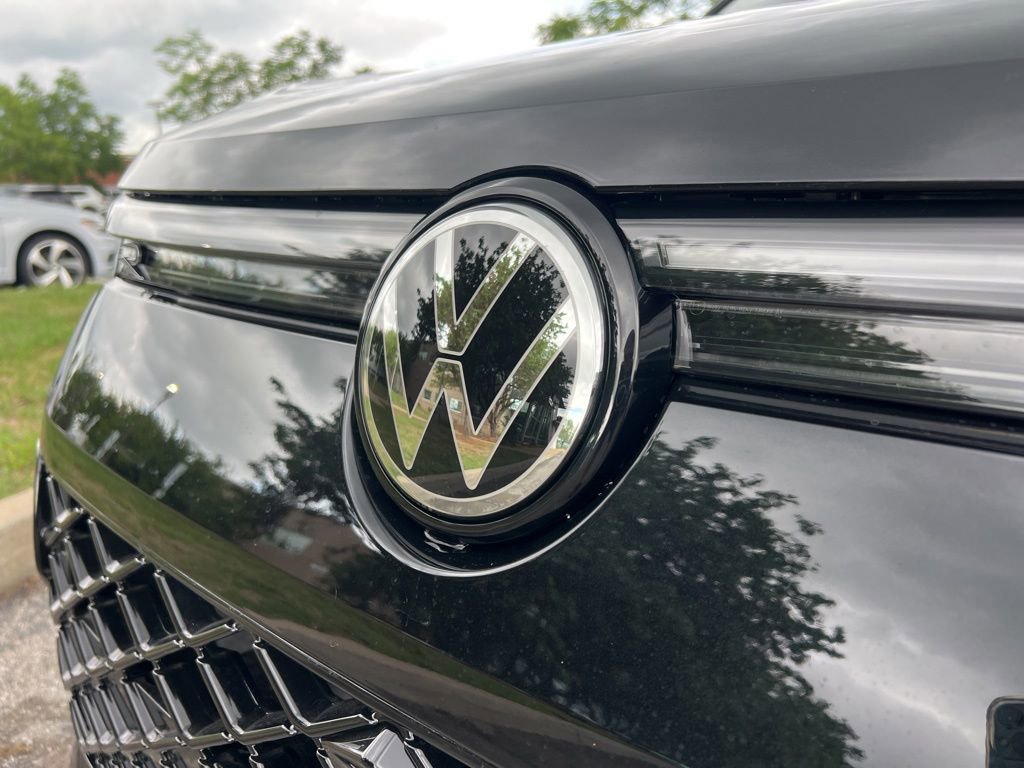 New 2026 Volkswagen Tiguan SEL R-Line AWD/4WD image 10