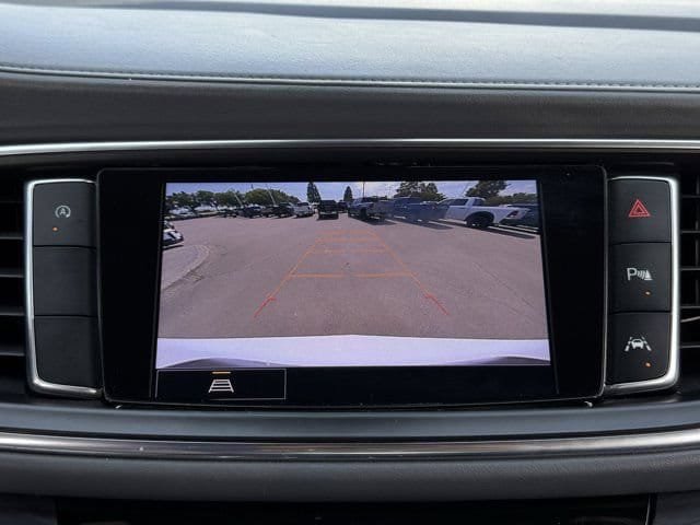 Used 2022 Buick Enclave Essence FWD image 18