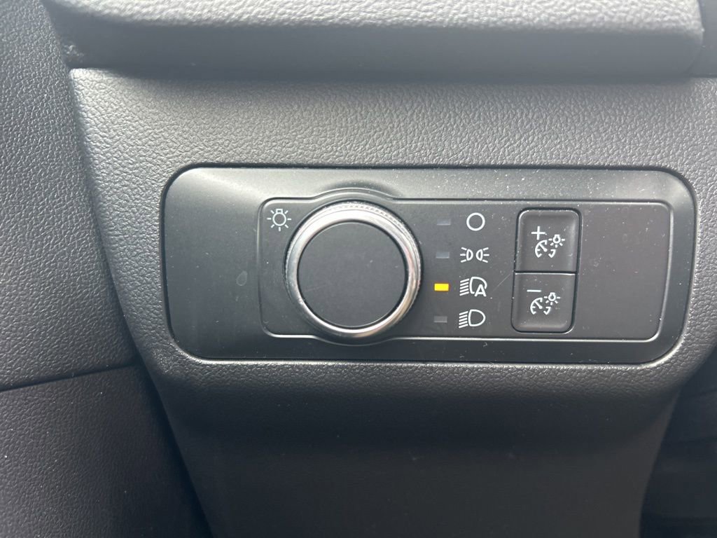 Used 2022 Ford Escape SE w/ Cold Weather Package image 11