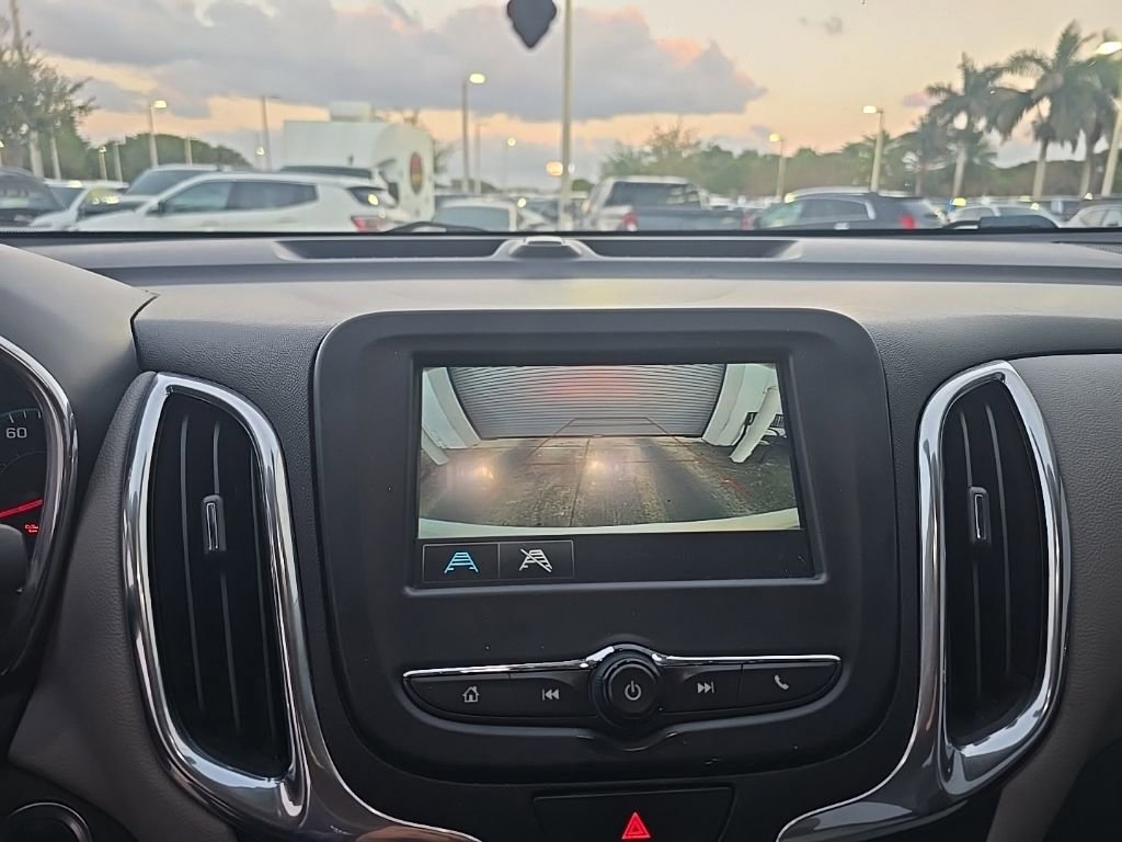 Used 2018 Chevrolet Equinox LS image 9