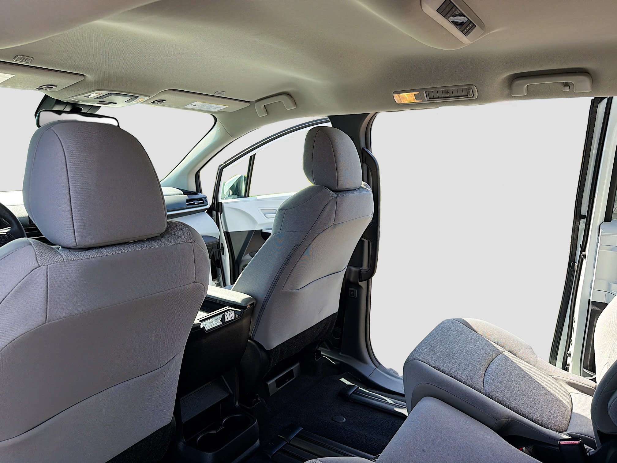 Certified 2026 Toyota Sienna LE FWD image 6