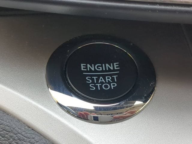 Used 2023 Ford Explorer XLT w/ Equipment Group 202A AWD/4WD image 26