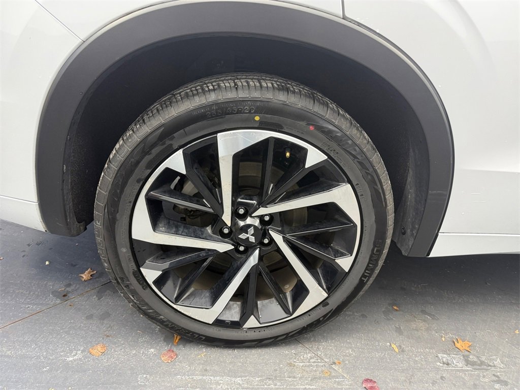 Used 2024 Mitsubishi Outlander 4WD Plug-In Hybrid image 33