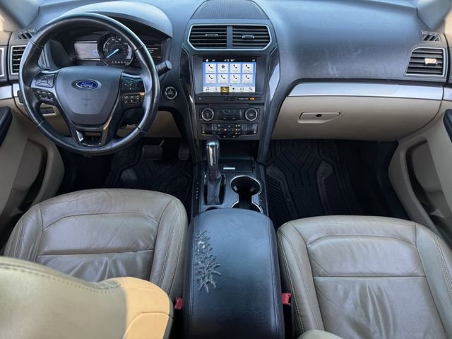 Used 2017 Ford Explorer XLT w/ Equipment Group 202A image 10