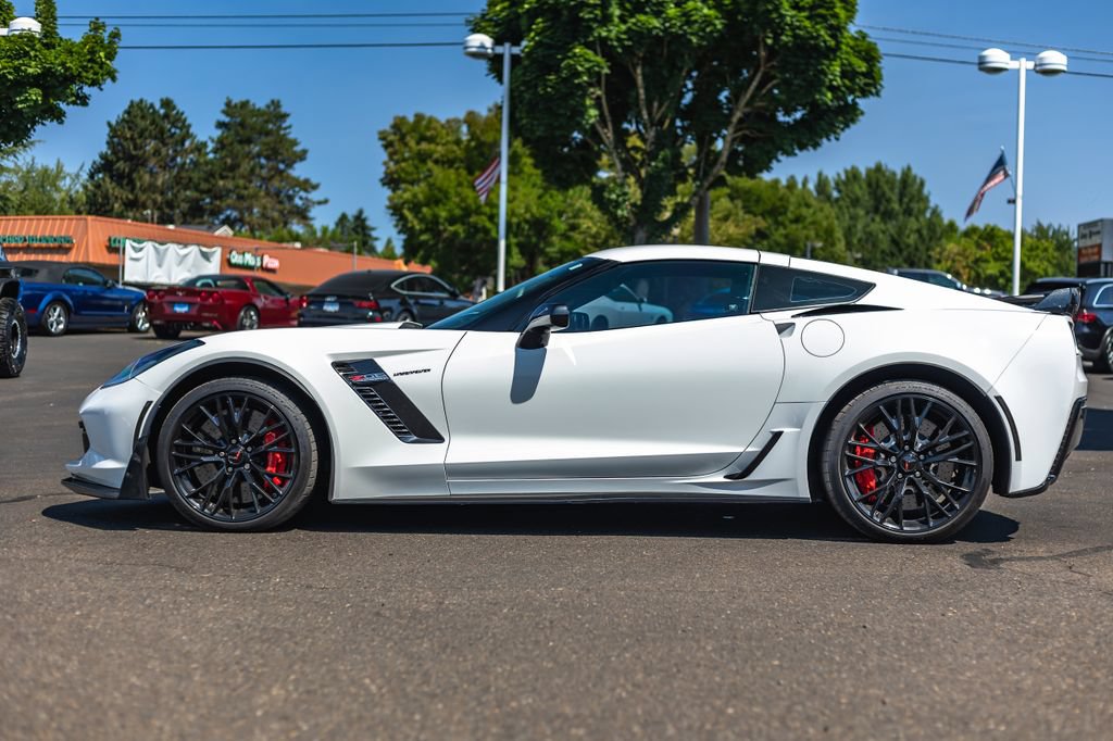 Used 2016 Chevrolet Corvette Z06 w/ 3LZ Preferred Equipment Group RWD image 12