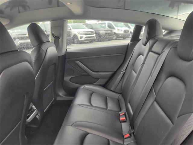 Used 2023 Tesla Model 3 Standard Range image 9